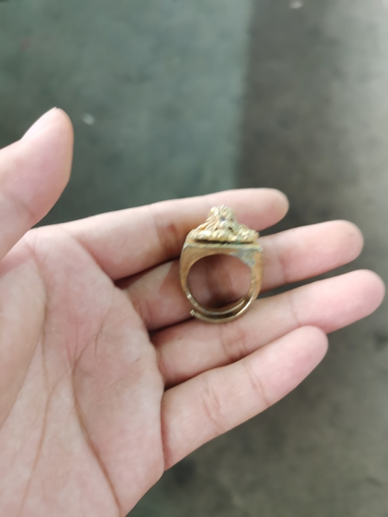 龙头纯铜戒指，图案清晰，工艺细腻