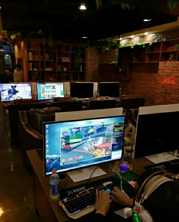 个人网咖经营不好倒闭急处理一批台式机  网...