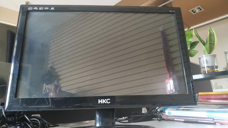 自用Hkc显示器,接双屏幕贼六,因为电脑升...