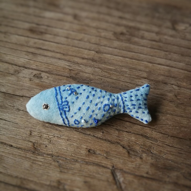 手工手缝鱼胸针