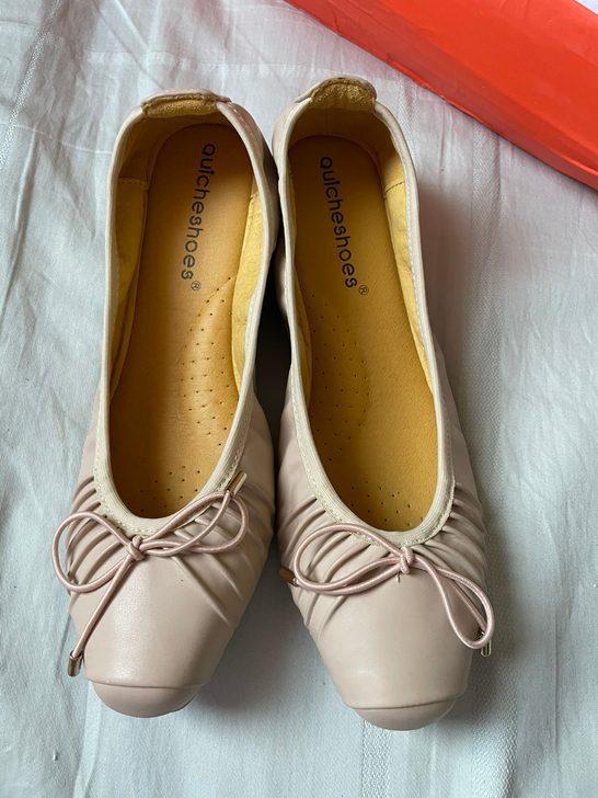 35码蛋卷鞋 坡跟很舒服 颜色好搭配 内里...