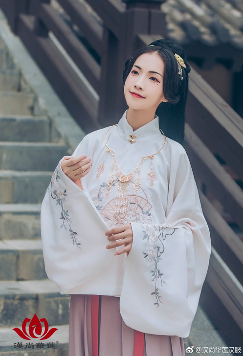 汉尚华莲传统汉服 独瑶玉兔刺绣明制立领斜襟...