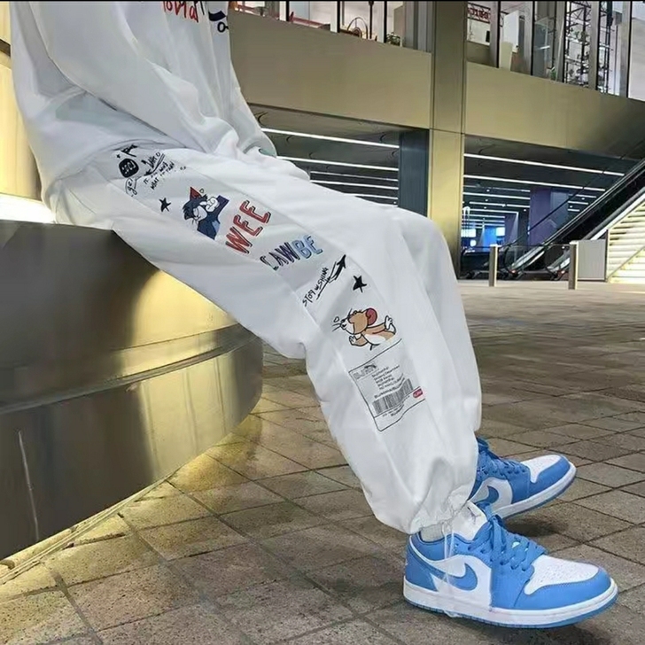 拼接卫裤男夏季薄款卡通裤子嘻哈宽松运动裤韩...