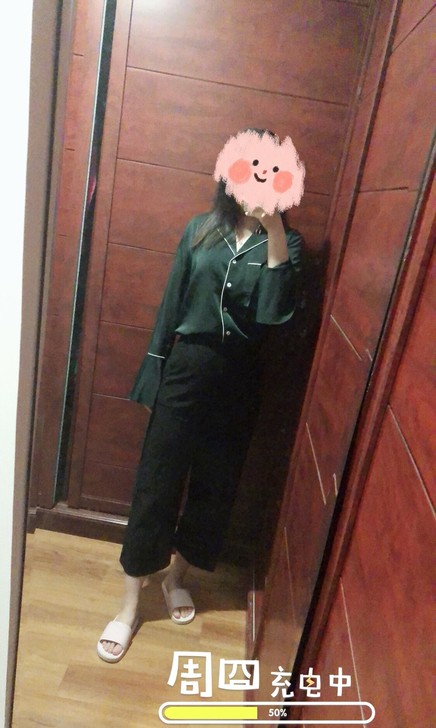 墨绿睡衣风衬衫