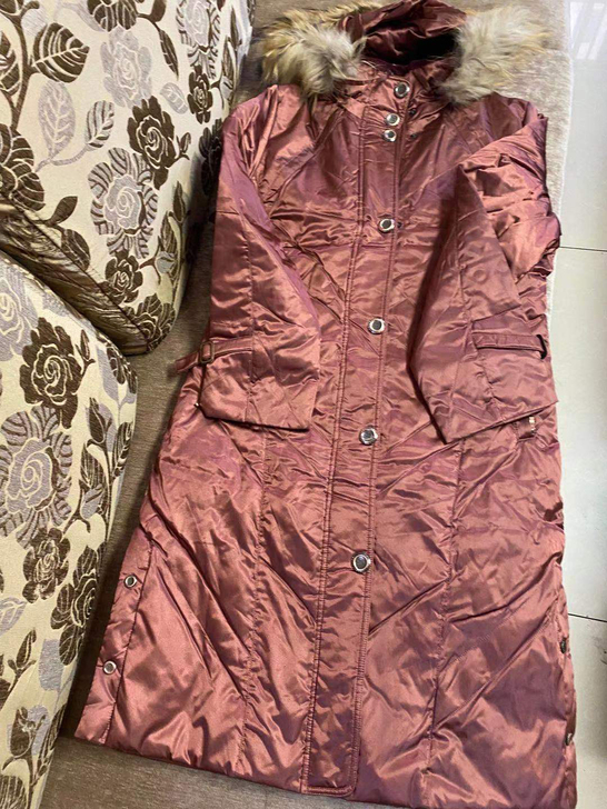 女式 羽绒服 长款鸭绒 成色较新 适合于1...