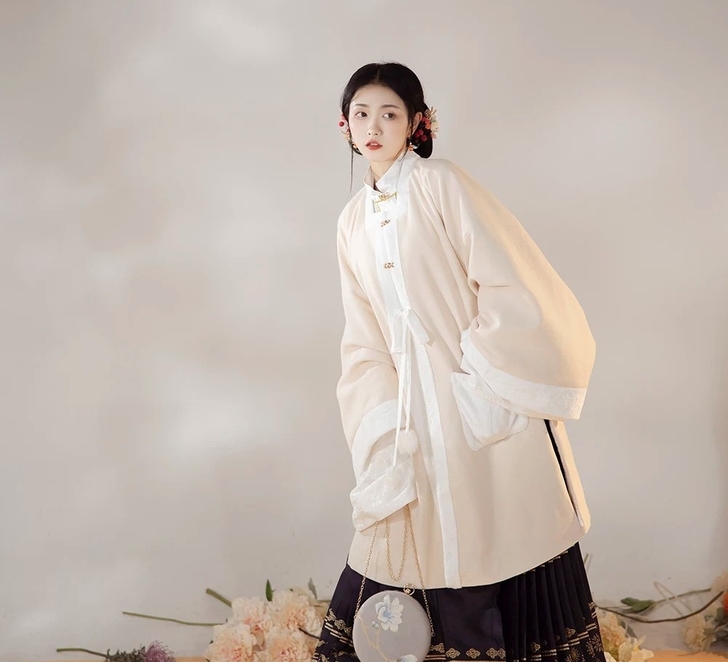 卿如故原创白菜汉服明制披袄加绒长袄保暖毛呢...