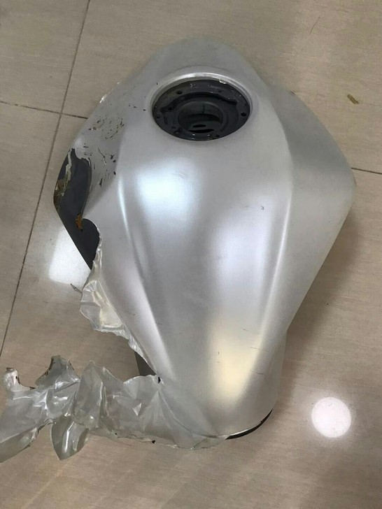 专业修复翻新油箱，油箱凹陷修复.油箱变形修...