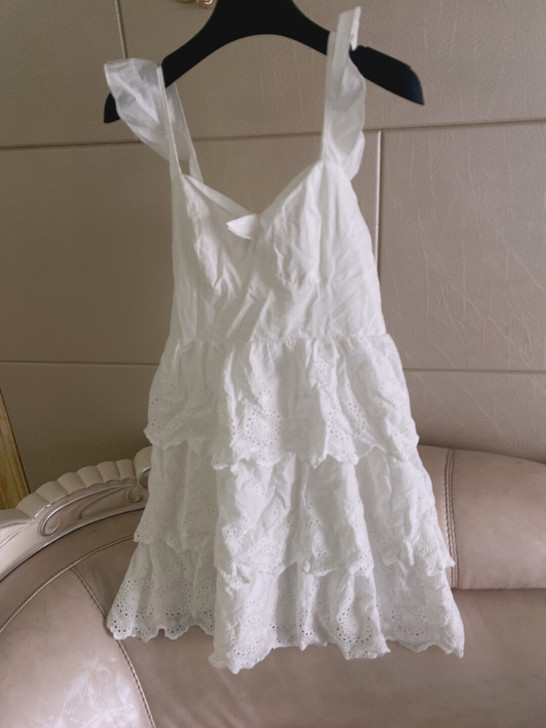 白色荷叶边蛋糕裙 收腰款 吊带款