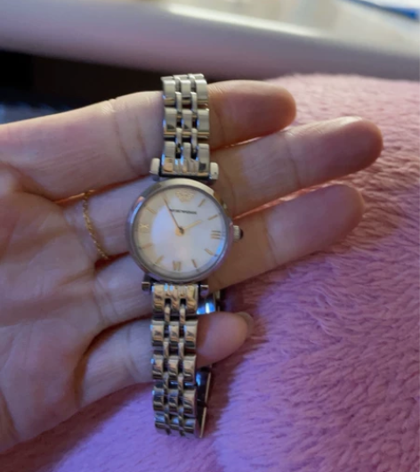 阿玛尼AR1763 表扣一侧已经松动 影响...