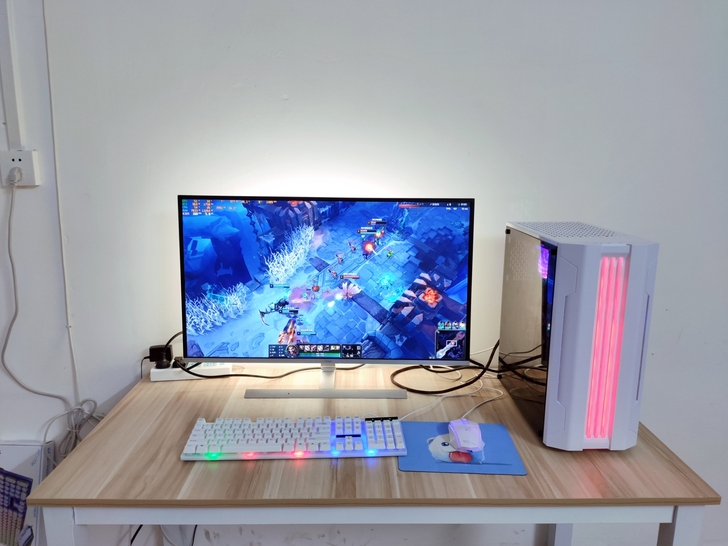 刚买三个月70万分电脑主机i7吃鸡个人自用...