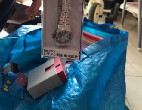西铁城女表，去日本玩带回来的，电子的，带包...