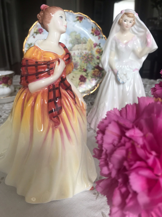 皇家道尔顿   瓷偶   瓷娃娃   完品