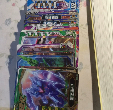 机甲英雄卡牌 退坑了，卡牌2元一张 可当飞...