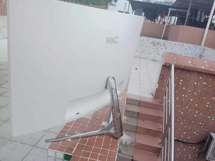 32寸HKC曲面显示器