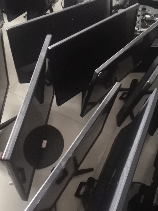 现代e派，22寸超薄LED充新显示器，型号...