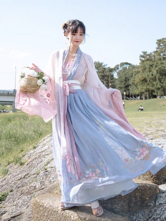 正正正.远山乔花篮图已绝版