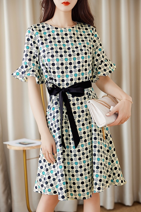 连衣裙2021新款小个子高端奢华大牌气质温...