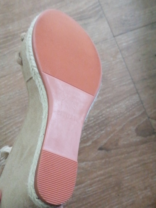 全新罗马坡跟,36,跟有点高 hold不住