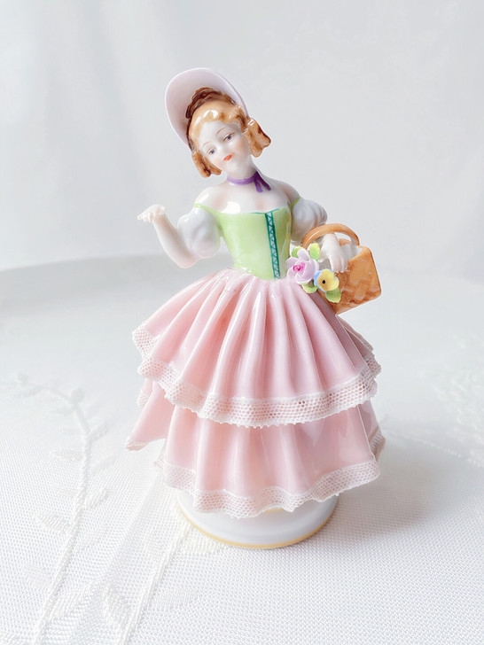 vintage德累斯顿采花少女