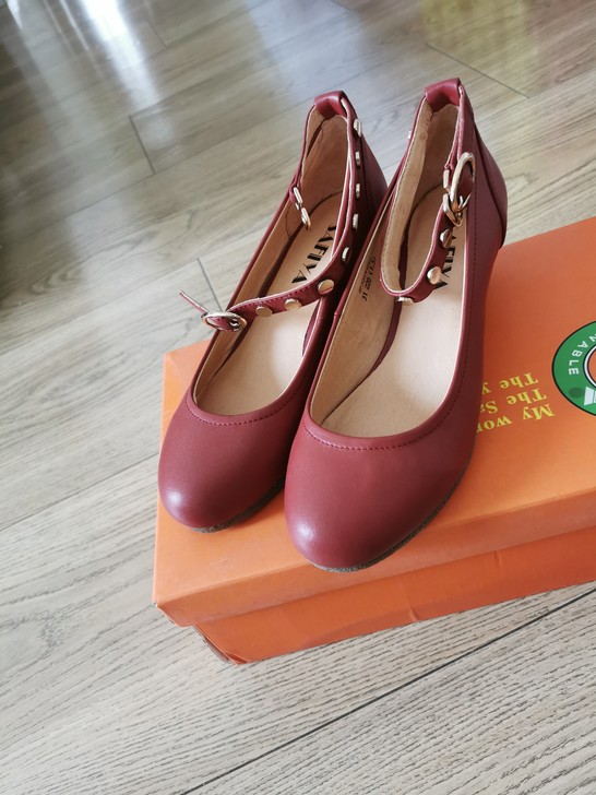 safiya索菲娅单鞋坡跟小红鞋一字带99新