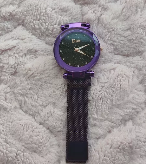 手表 ，无包装。买衣服闲置超20可送，一直...