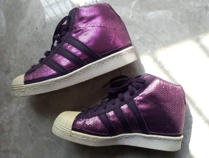 阿迪正品三叶草贝壳头高帮板鞋,特别美的紫色...