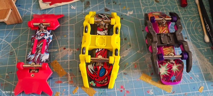 奥迪双钻翼空之巅手指滑板LV4