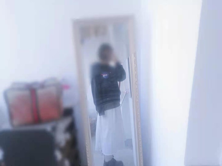 白色工装裙实物图