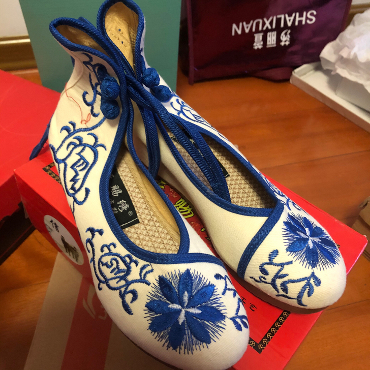 全新包邮】老北京青花绣花鞋坡跟内增高鞋