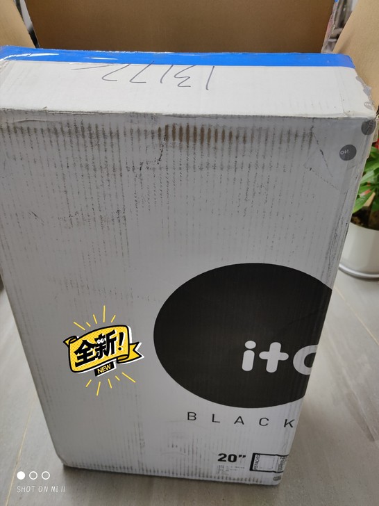 全新仅拆封，正品ITO联名行李箱，很轻很轻...