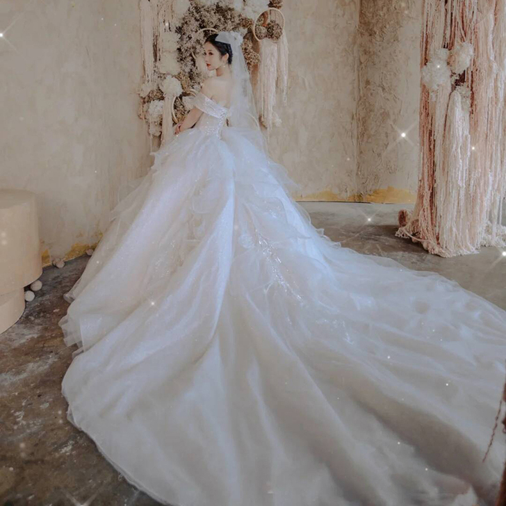 主婚纱礼服2021新款新娘一字肩法式高级感...