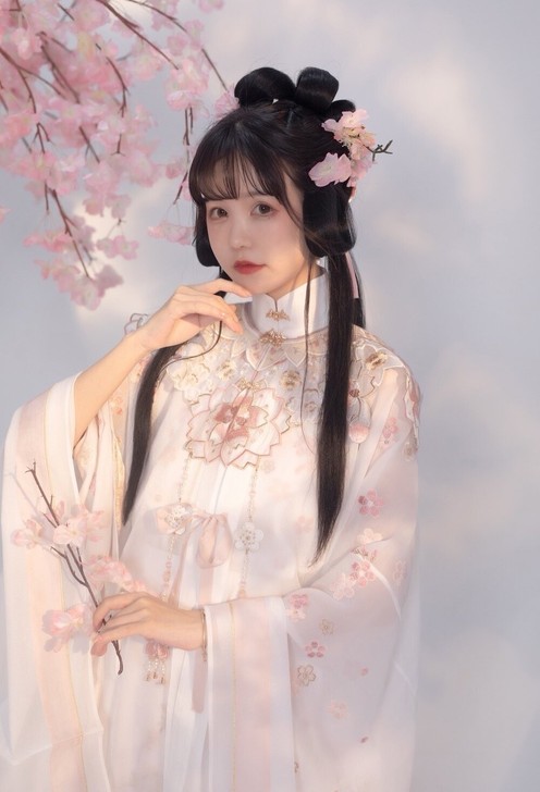 远山乔花见之约宋制汉服重工刺绣 远山乔花见...