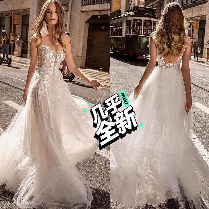 波西米亚风轻婚纱。