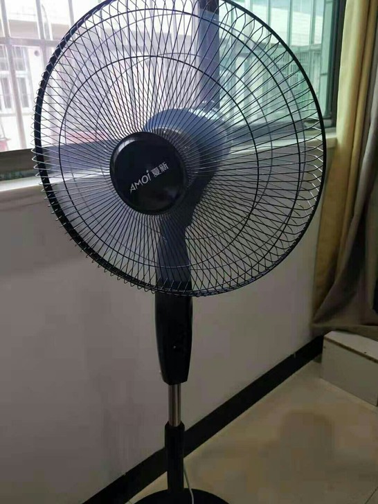 商城垮了倒闭了，处理50台落地扇风扇家用大...