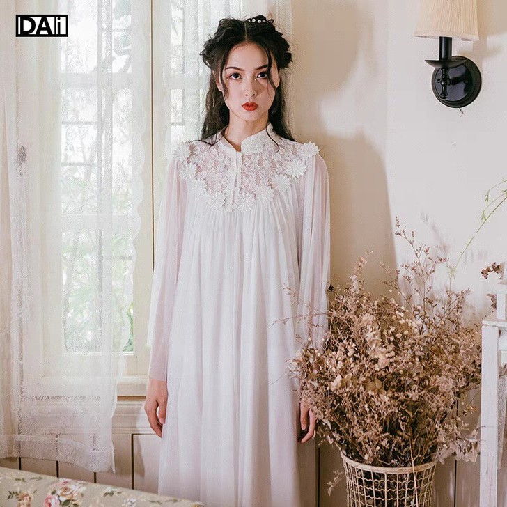 复古宫廷睡裙一件,S码 ,白色,全新,吊牌...