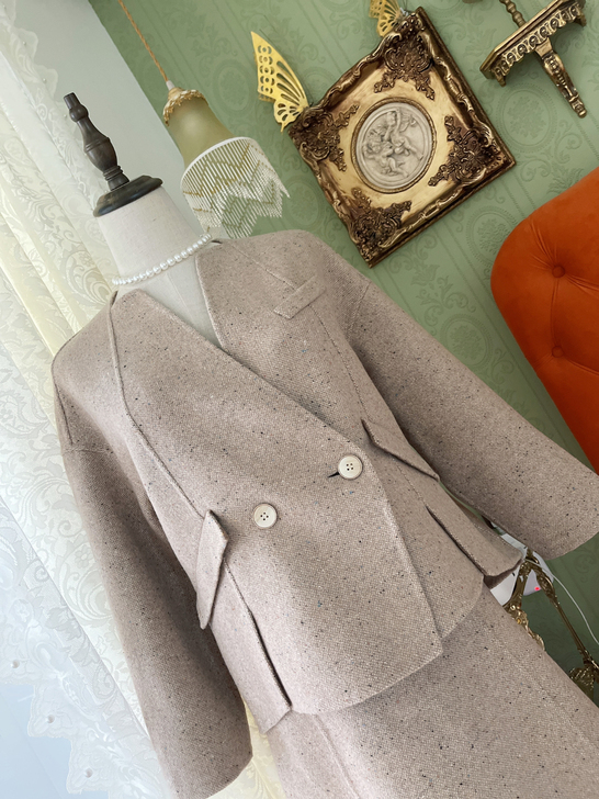 名媛风毛呢套装 含量80澳洲羊毛 全新一套...