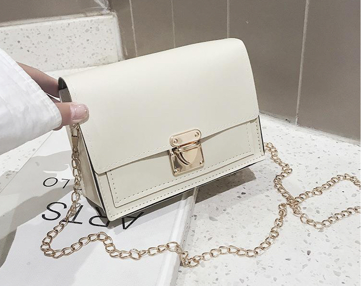 同城9.9元自提，外地邮费自付。不接受小刀