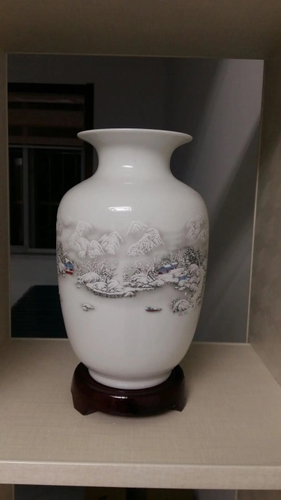 要搬家了，朋友刚送的景德镇陶瓷器花瓶家居装...