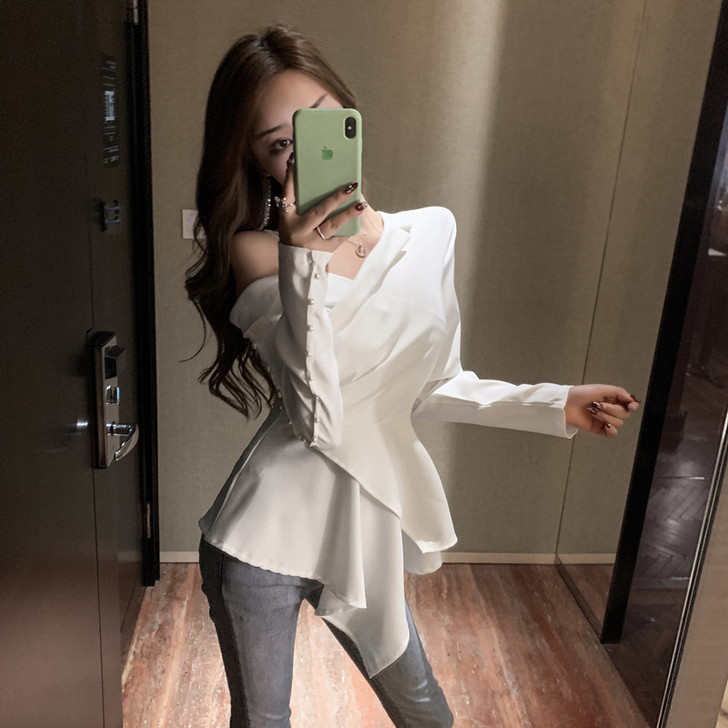 早春新款韩版气质钉珠长袖衬衫女装心机露肩不...