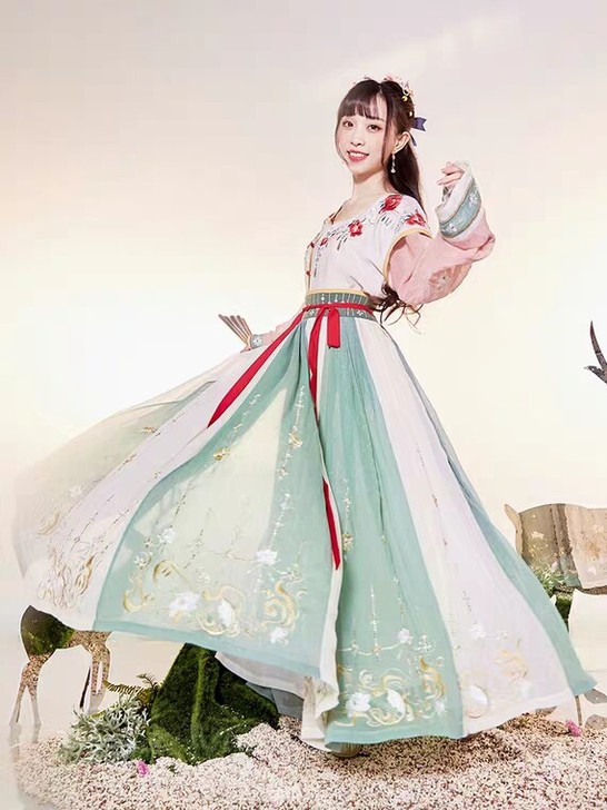 收十三余汉服，一定要正！正！正！