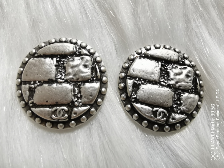 Chanel香奈儿纽扣，复古做旧风，单颗价...