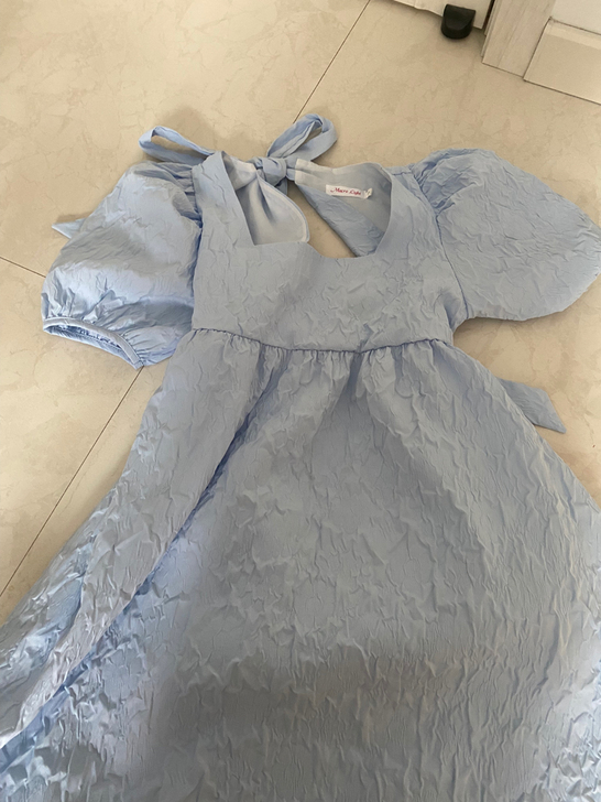 蓝色花苞裙，非常显瘦