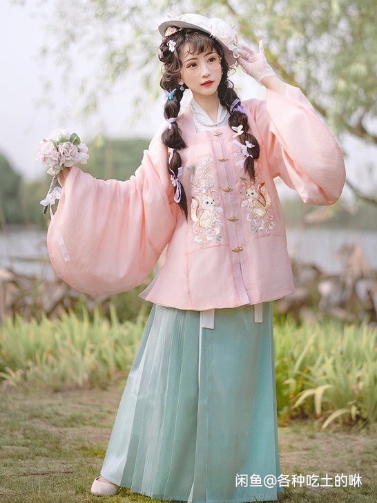 花神记##amp；mdash；松鼠牡丹汉服...