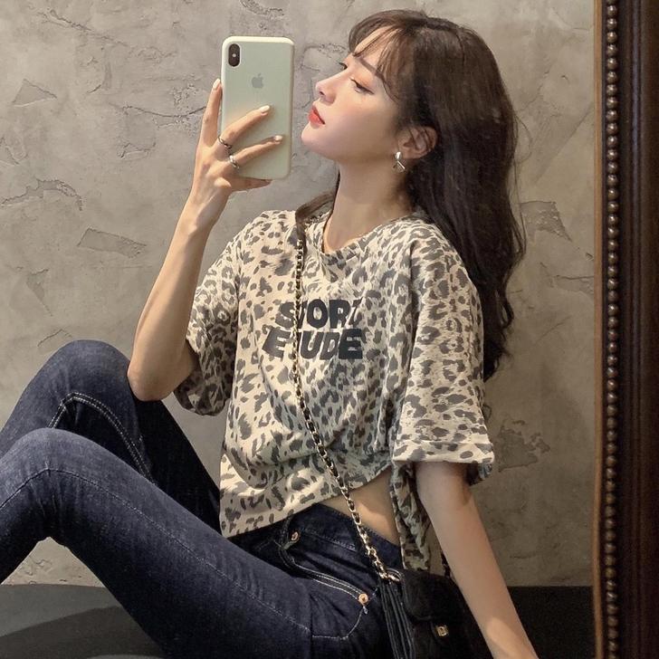 2020夏装新款港味小众洋气豹纹字母印花短...
