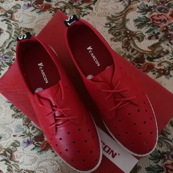 全新女鞋 意尔康 真皮镂空女士平底休闲单鞋...