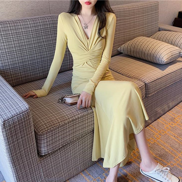 2020秋冬装新款韩版修身气质收腰性感扭结...