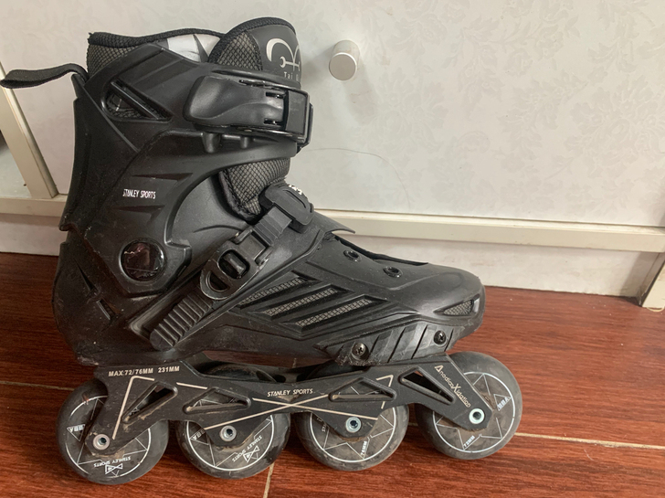 旱冰鞋溜冰鞋 成人男女可用 花式滑冰 全黑...