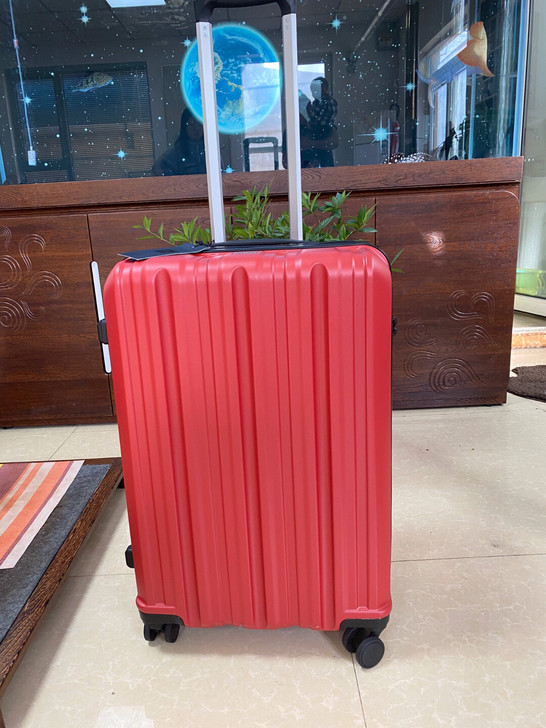 ABM行李箱，24寸的，全新的，包装完好！...