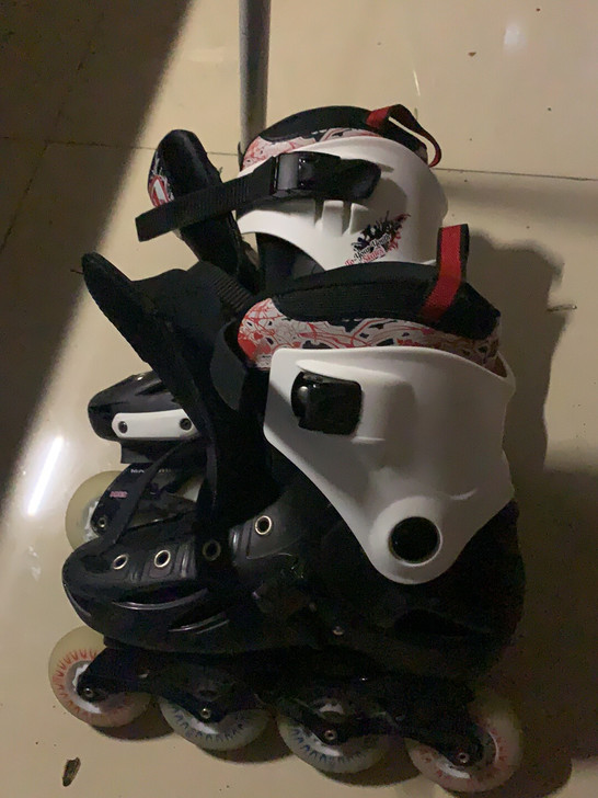 大学毕业轮滑出售