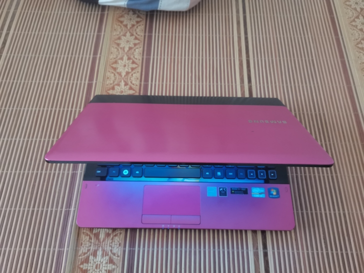 出女生用三星300E4A笔记本电脑联想笔记...